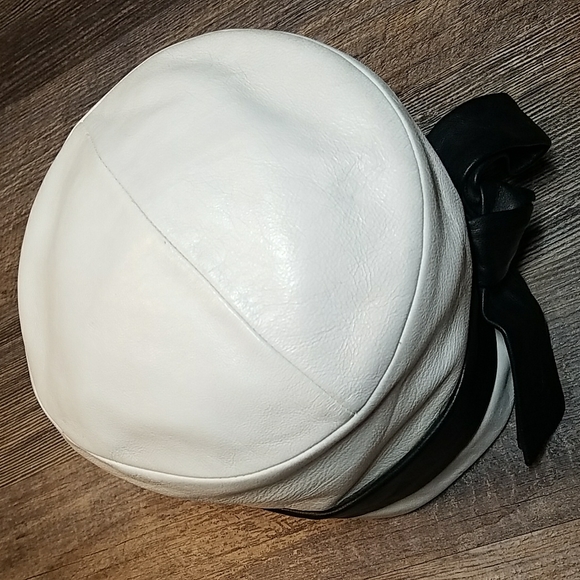 Christian Dior 'Miss Dior' 1960's Vintage Leather White and Black Mod Cloche Hat - Picture 12 of 14